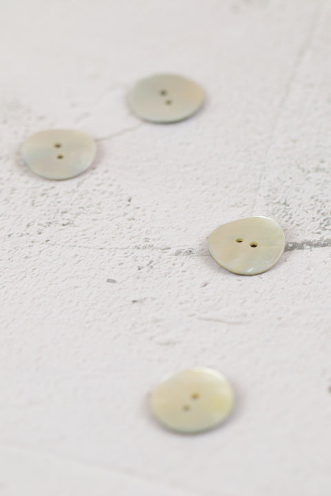 Shell Sew Thru 2 Hole White