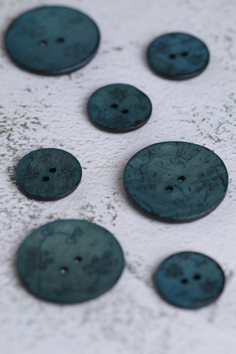 Coconut 2 Hole Small Flowers Blue Mist