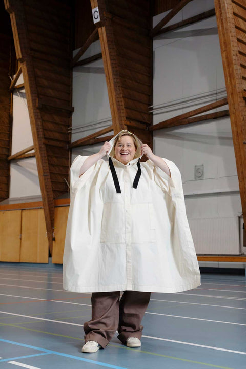 GENOVENA Cape/Bag by Susanne Hirt