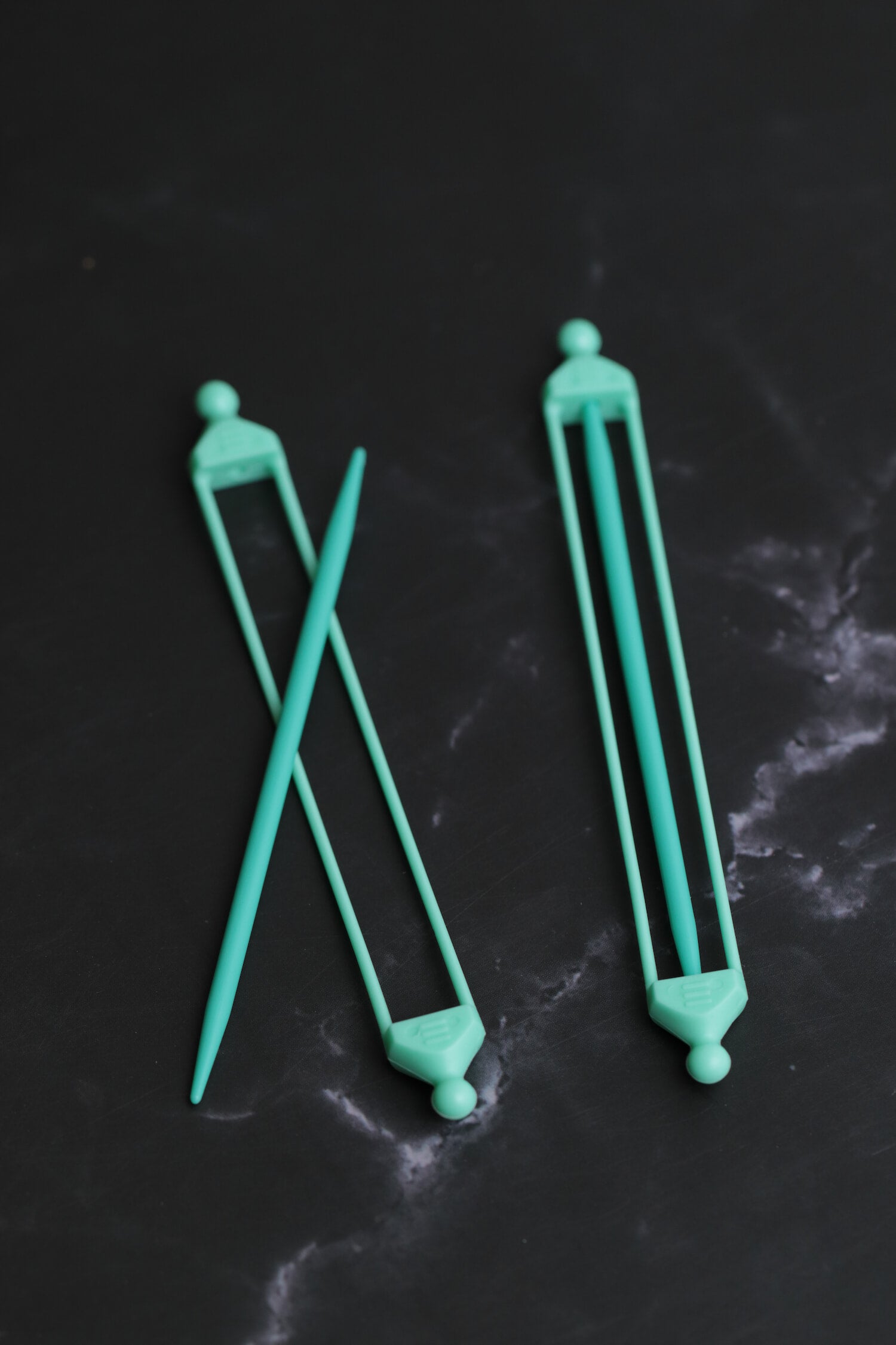Doubled-Ended Stitch Holder Medium