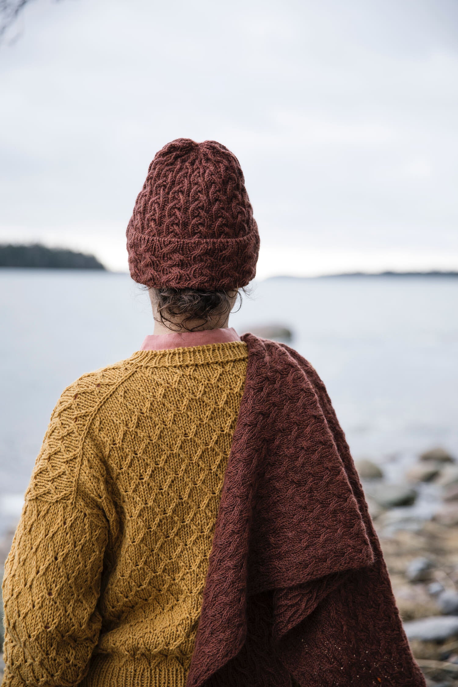 Entwined: Cables, Lace and Knitted Textures