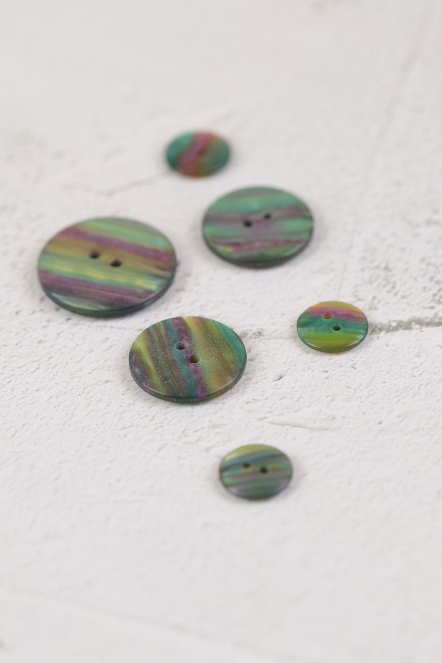 Shiny Stripe 2 Hole Green
