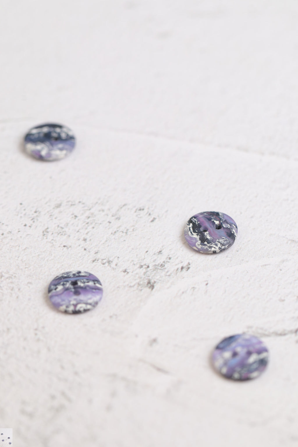 Mottled 2 Hole Purple
