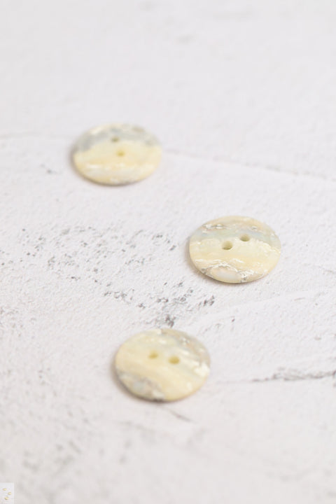 Mottled 2 Hole Natural