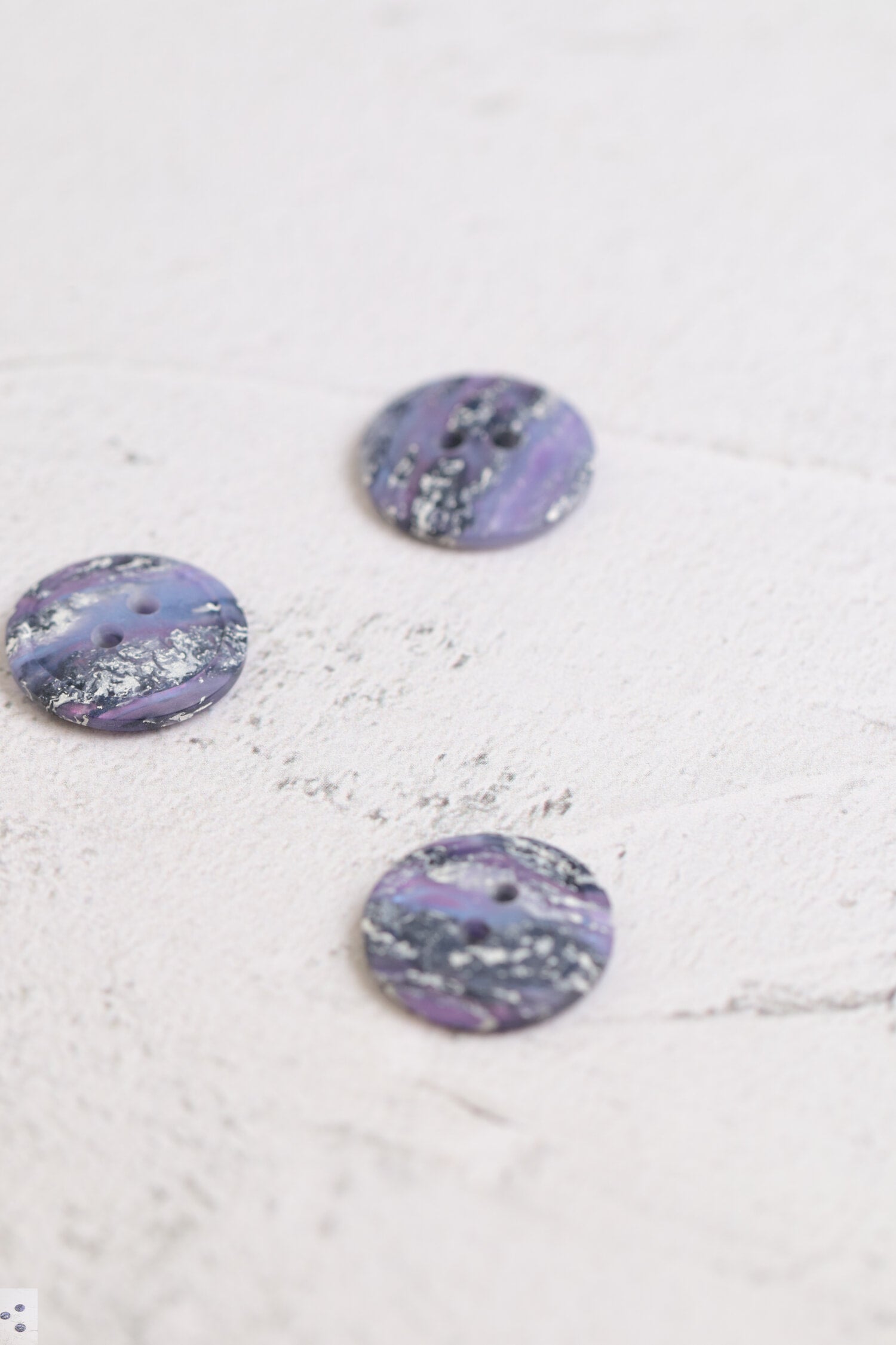 Mottled 2 Hole Purple