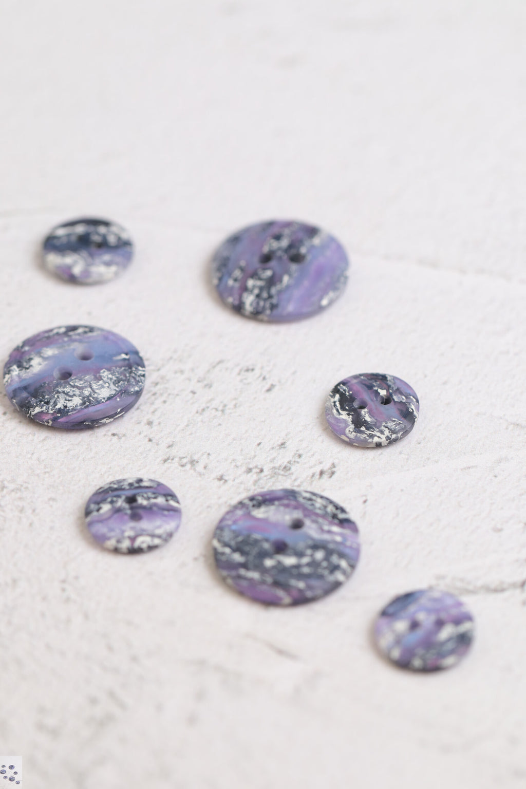 Mottled 2 Hole Purple