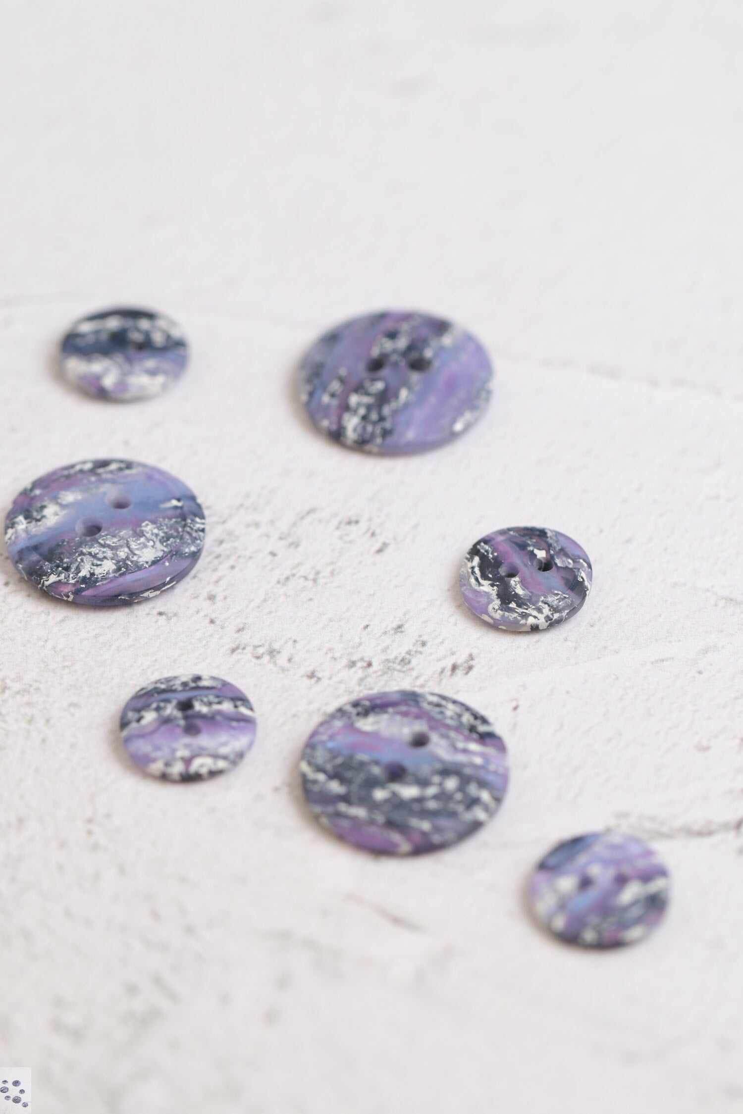 Mottled 2 Hole Purple