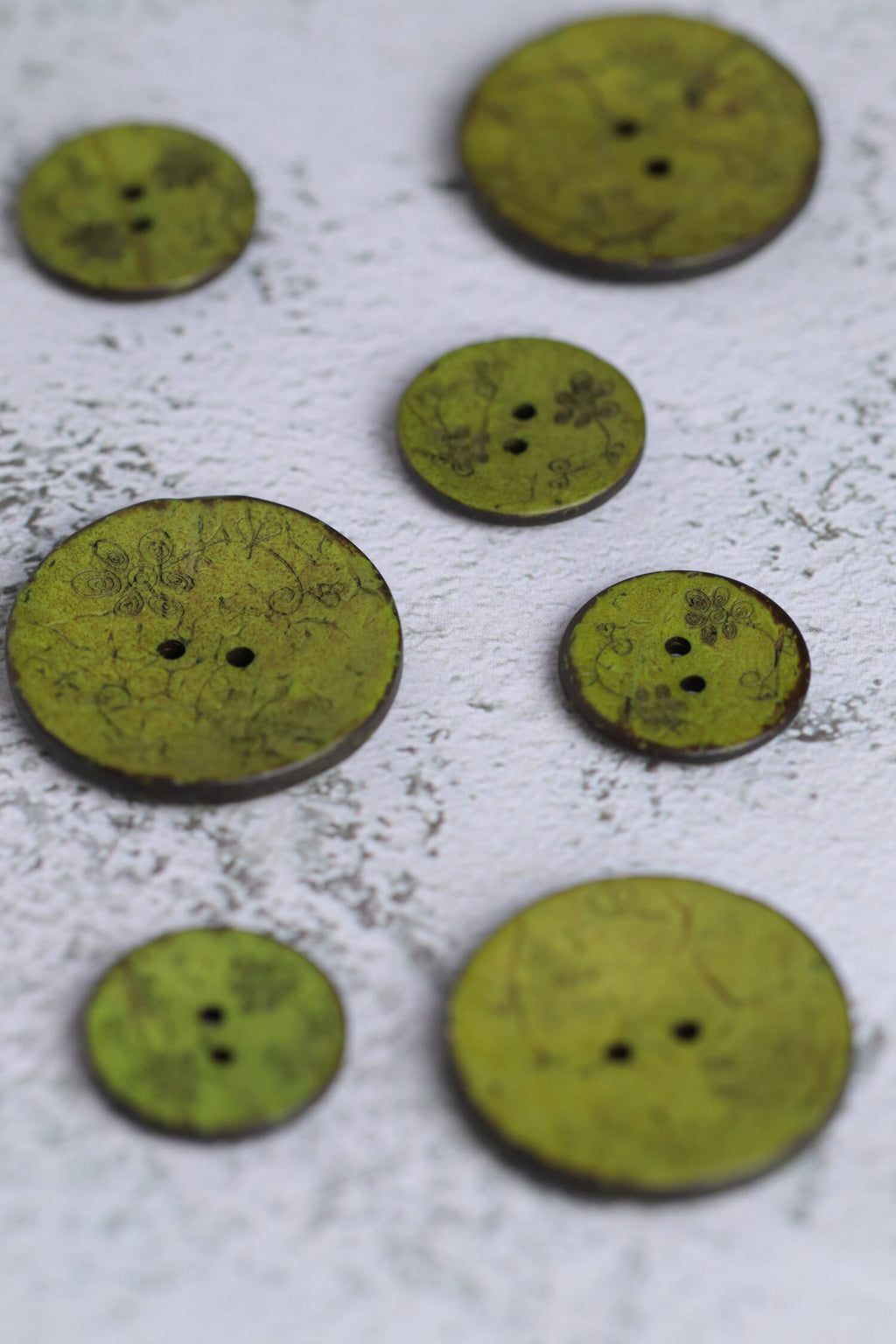 Coconut 2 Hole Small Flowers Wasabi