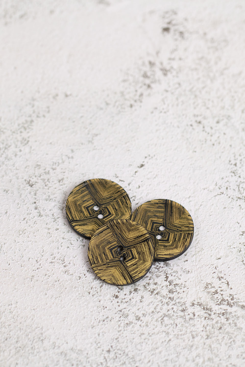 Arrows 2 Hole Black/Gold