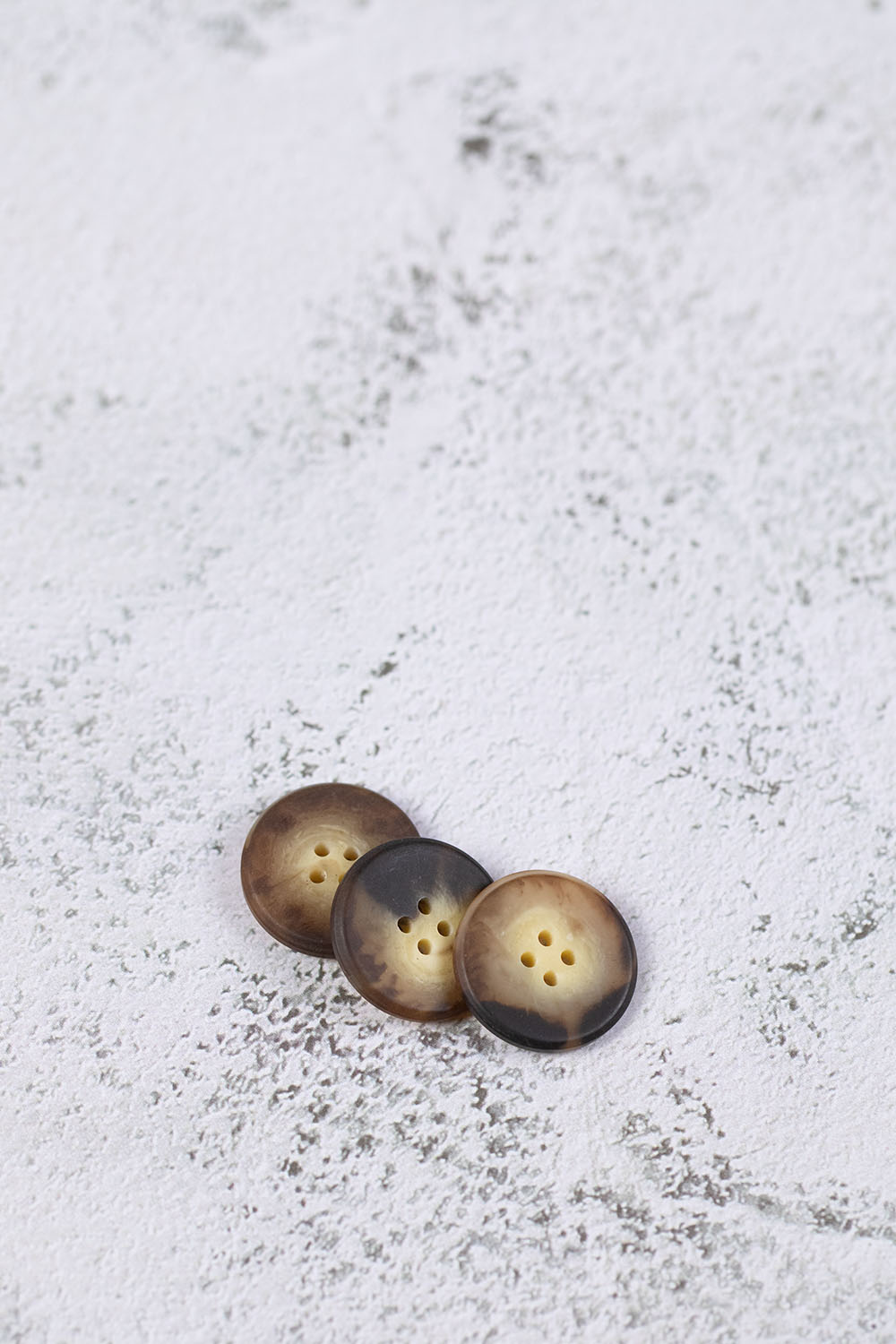 Matte Flat Mottled 4 Hole Brown