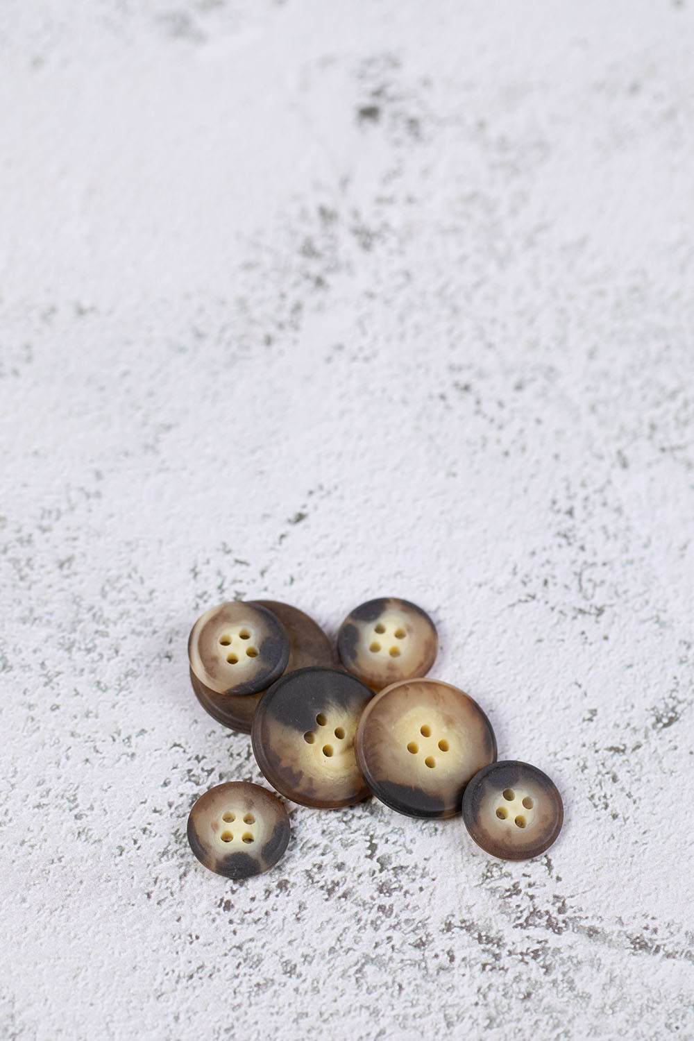 Matte Flat Mottled 4 Hole Brown