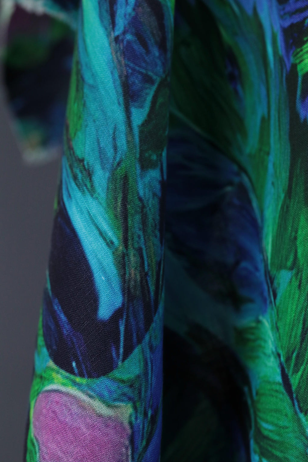 Printed Linen Feathers Multi