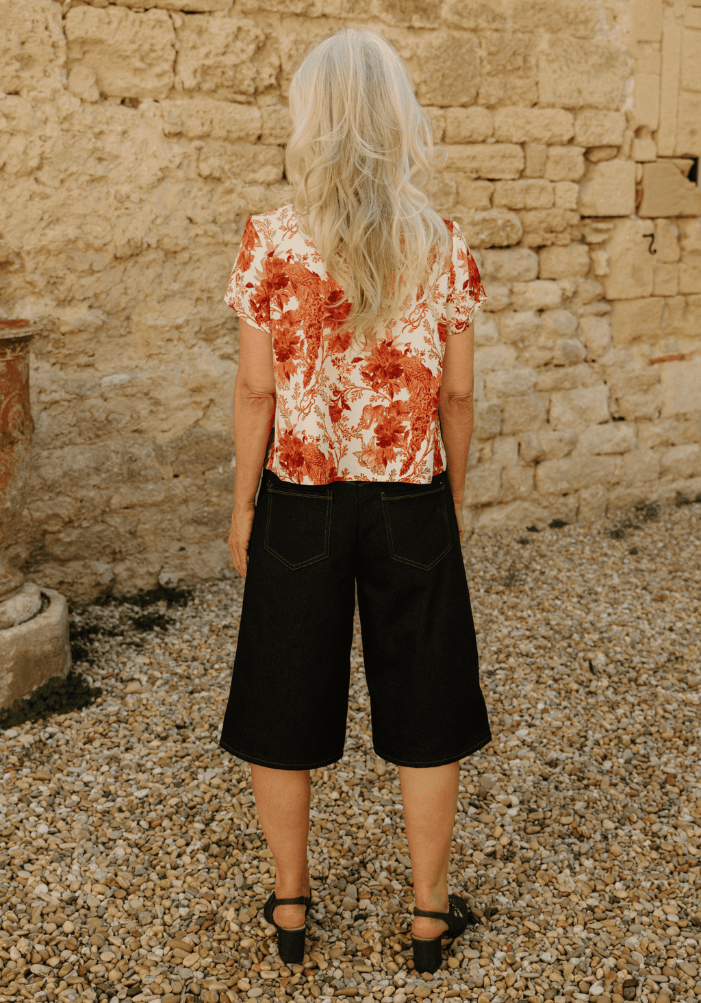 Synopsis Bermuda Shorts