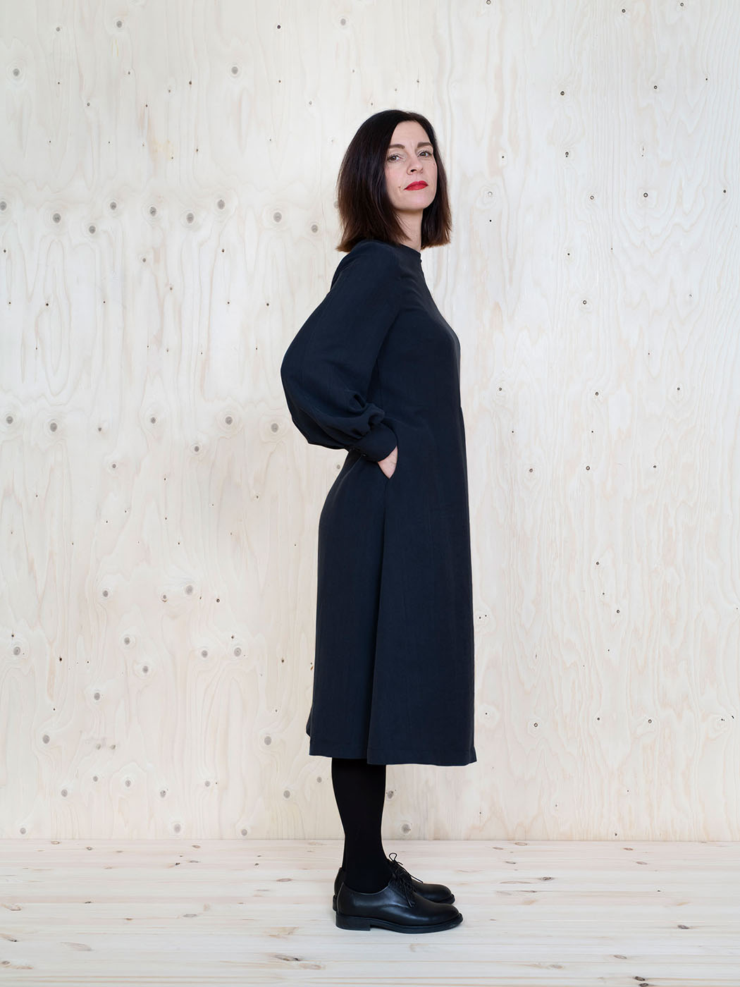 Multi Sleeve Midi Dress black side pockets