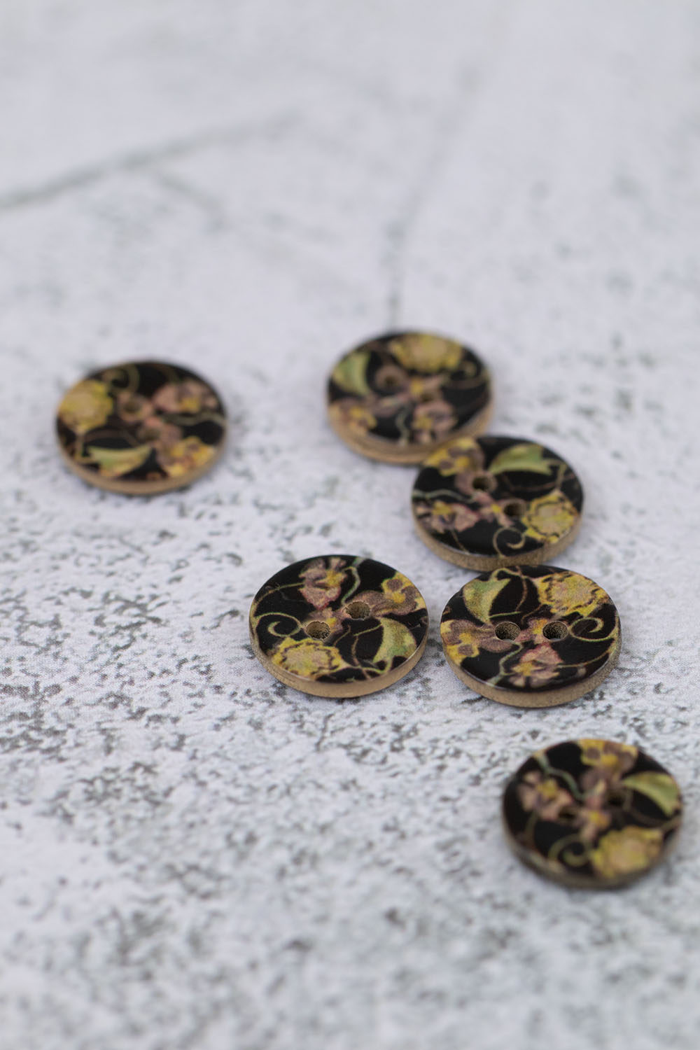 Coconut Floral 2 Hole Black