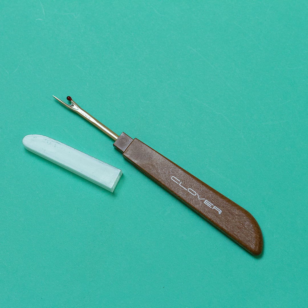 Clover Seam Ripper House of Cloth